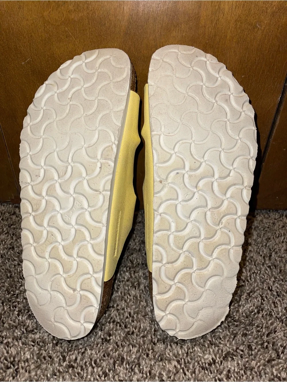 Birkenstock Arizona Soft Footbed Sandals - Pale Yellow size 38